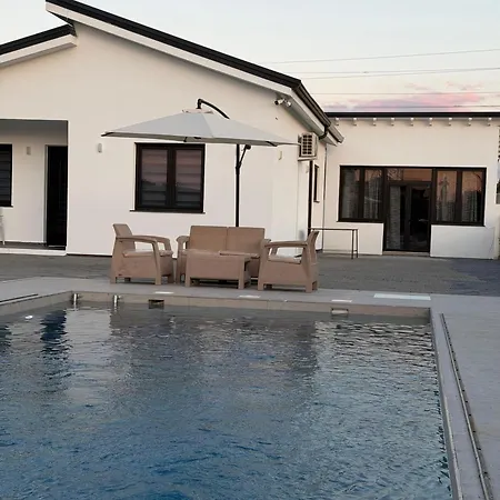 Holliday Villa Tirana
