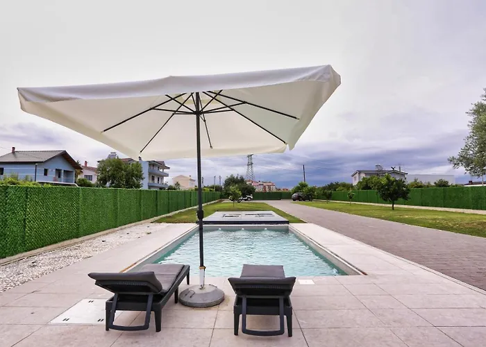 Holliday 别墅 地拉那